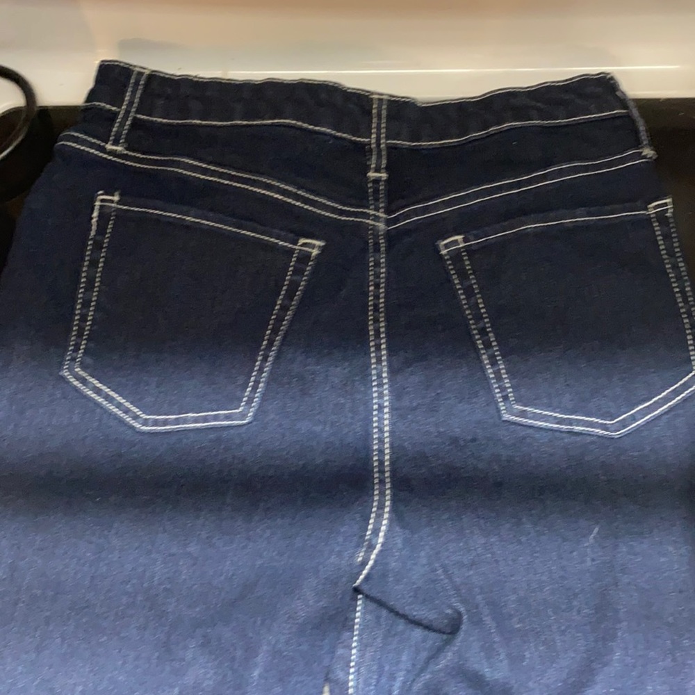wild fabric jeans, size 6 never worn.